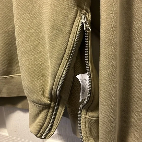 Army green nike sweatshirt w/ Zipper detail M - Picture 2 of 12
